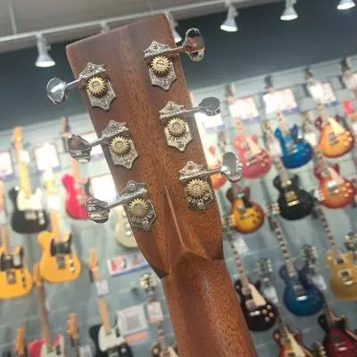 Martin Guitars - D-28 2